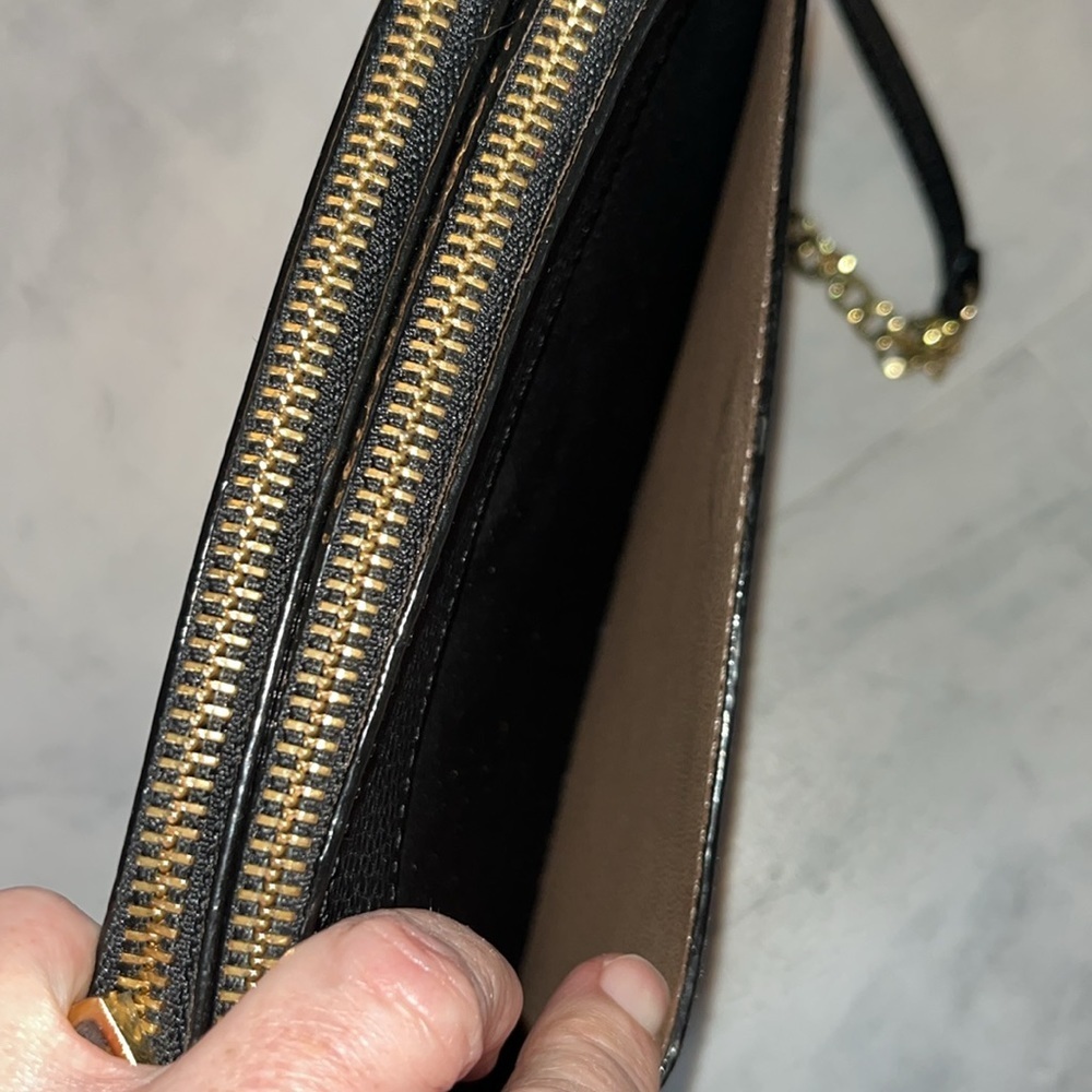 Ann Taylor Mini iPad bag   Wrap gift in this !  genuine leather  black/gold NWT - Picture 5 of 15